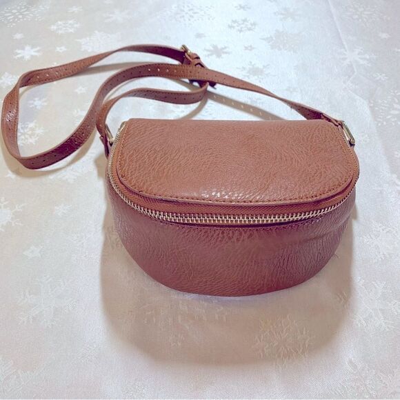 Free People Bind St Saddle Crossbody Handbag Zip Around Gorgeous - Picture 2 of 10